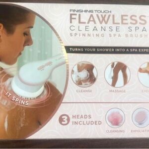Flawless Cleanse Spa Spinning Spa Brush - White